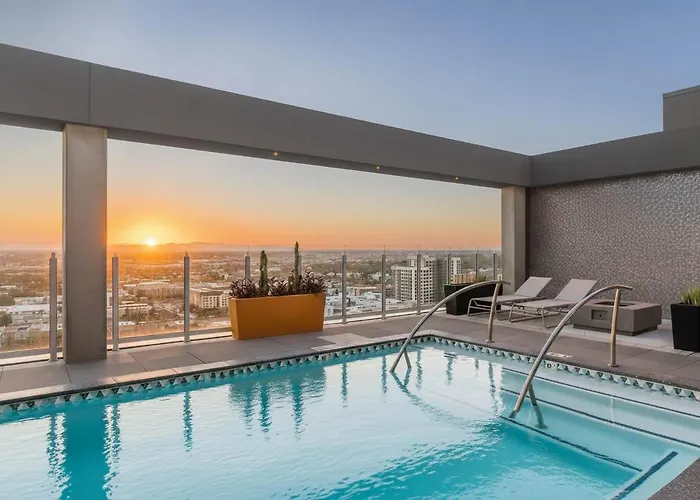 Apartment Boulevard Highrise Stu Sky Pool Parking Gym 34